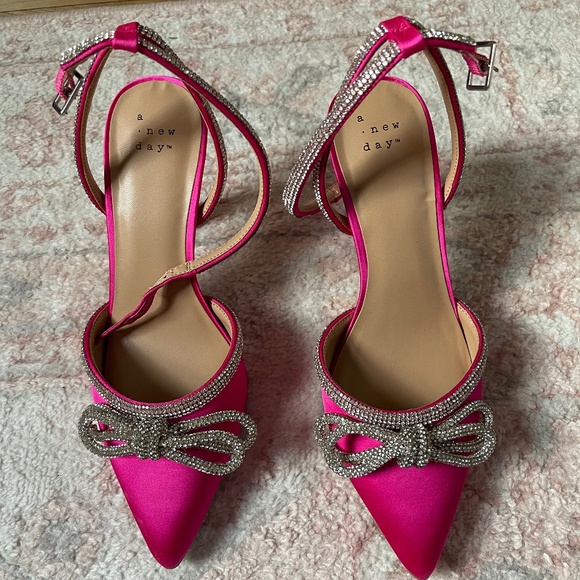 Fuchsia Rhinestone Bow Heels - Picture 1 of 7